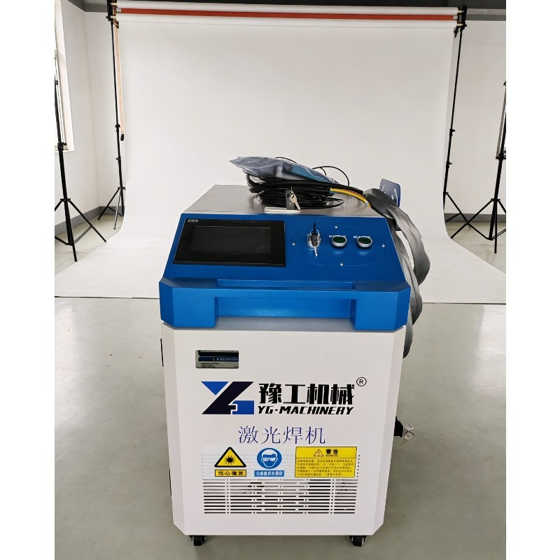 Industrial Laser Cleaning Equipment - Handgeführte Faserlaser-Reinigungsmaschine 3-in-1 Tragbarer Schweißer und